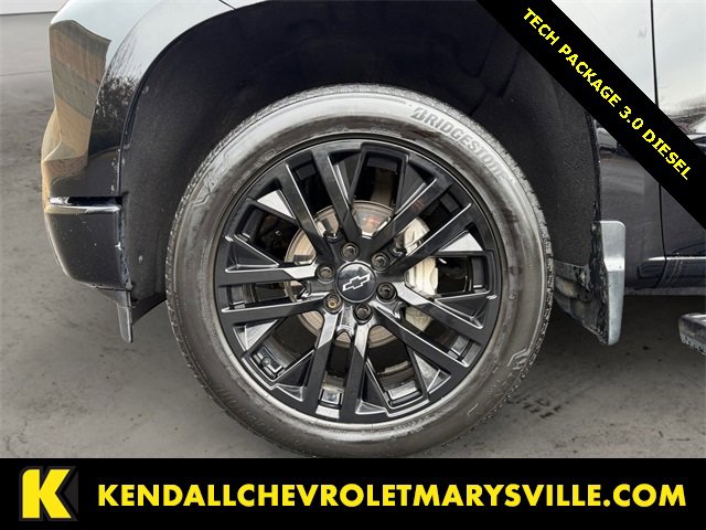 Used 2023 Chevrolet Silverado 1500 High Country w/ Technology Package image 14