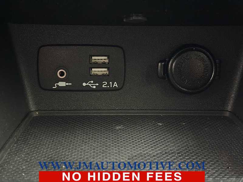 Used 2023 Subaru Forester Premium image 42