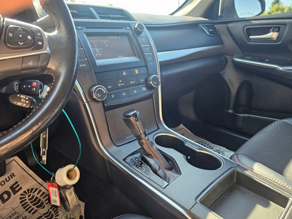 Used 2016 Toyota Camry SE FWD image 32