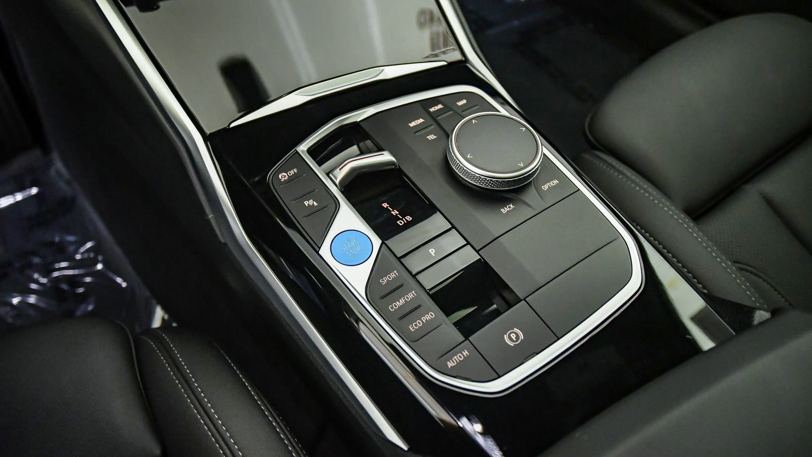 Certified 2024 BMW i4 eDrive40 w/ Premium Package RWD image 20