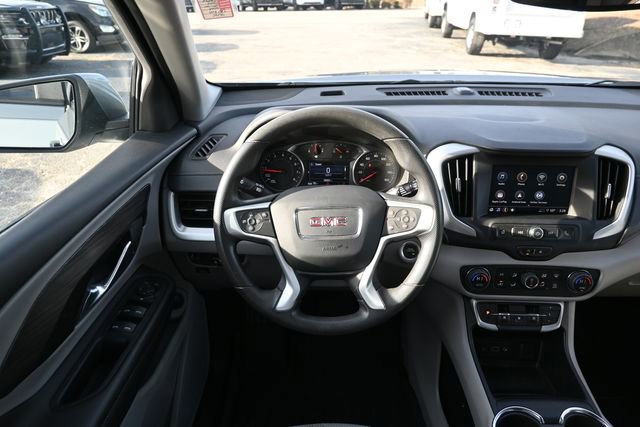 Used 2023 GMC Terrain SLE w/ Driver Convenience Package image 13