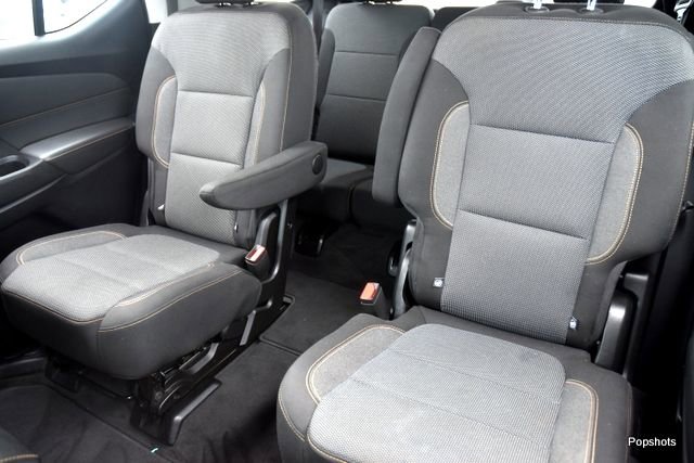 Used 2020 Chevrolet Traverse LT FWD image 13