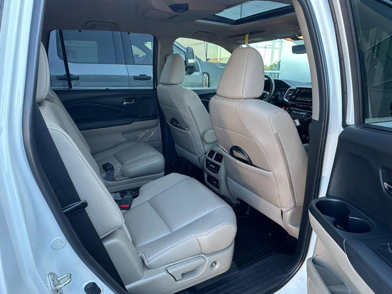 Used 2021 Honda Pilot Touring image 14