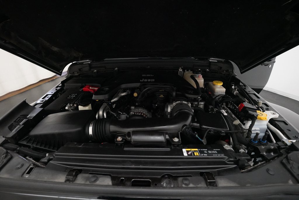 Used 2019 Jeep Wrangler Unlimited Sahara w/ Quick Order Package 24M Moab image 3