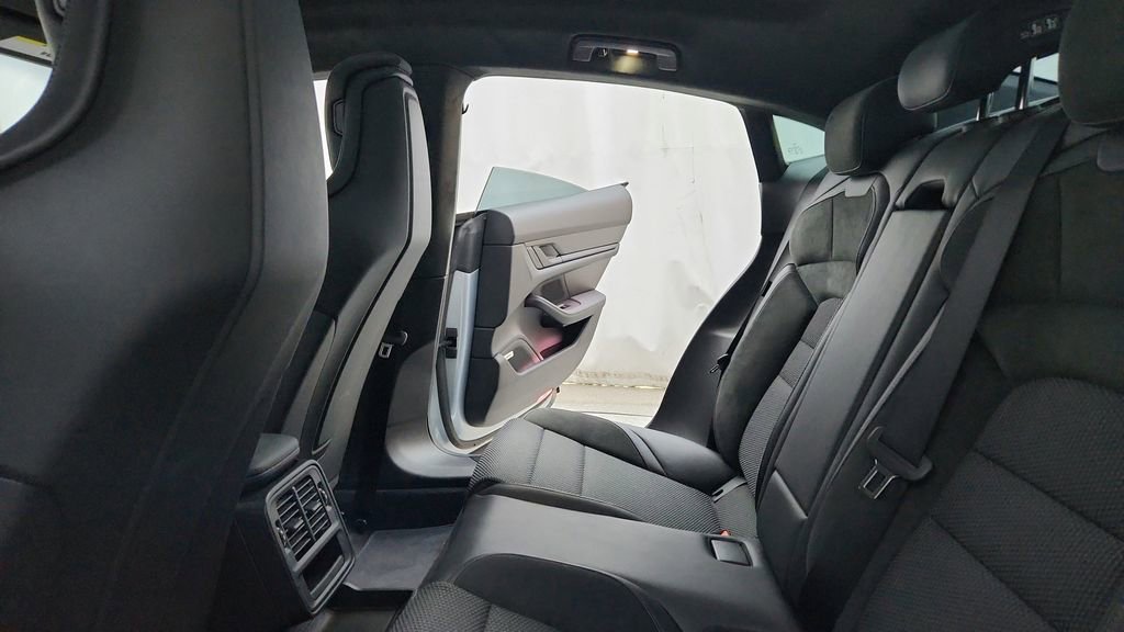 Used 2024 Porsche Taycan GTS image 39