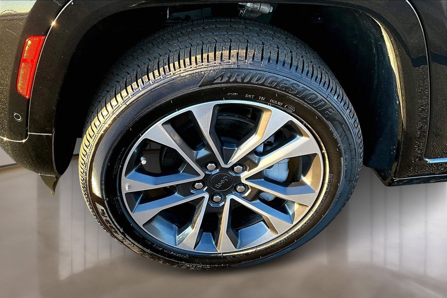 New 2025 Jeep Grand Cherokee Overland w/ Adv Protech Group III image 12