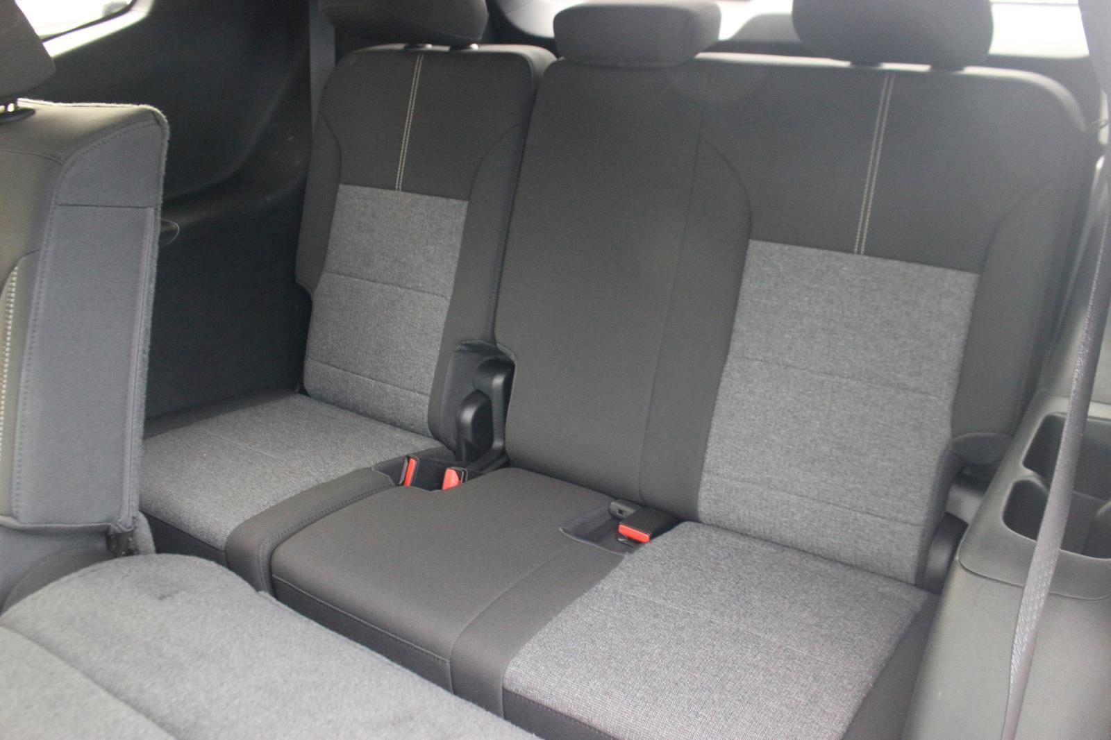 New 2025 GMC Acadia Elevation image 11