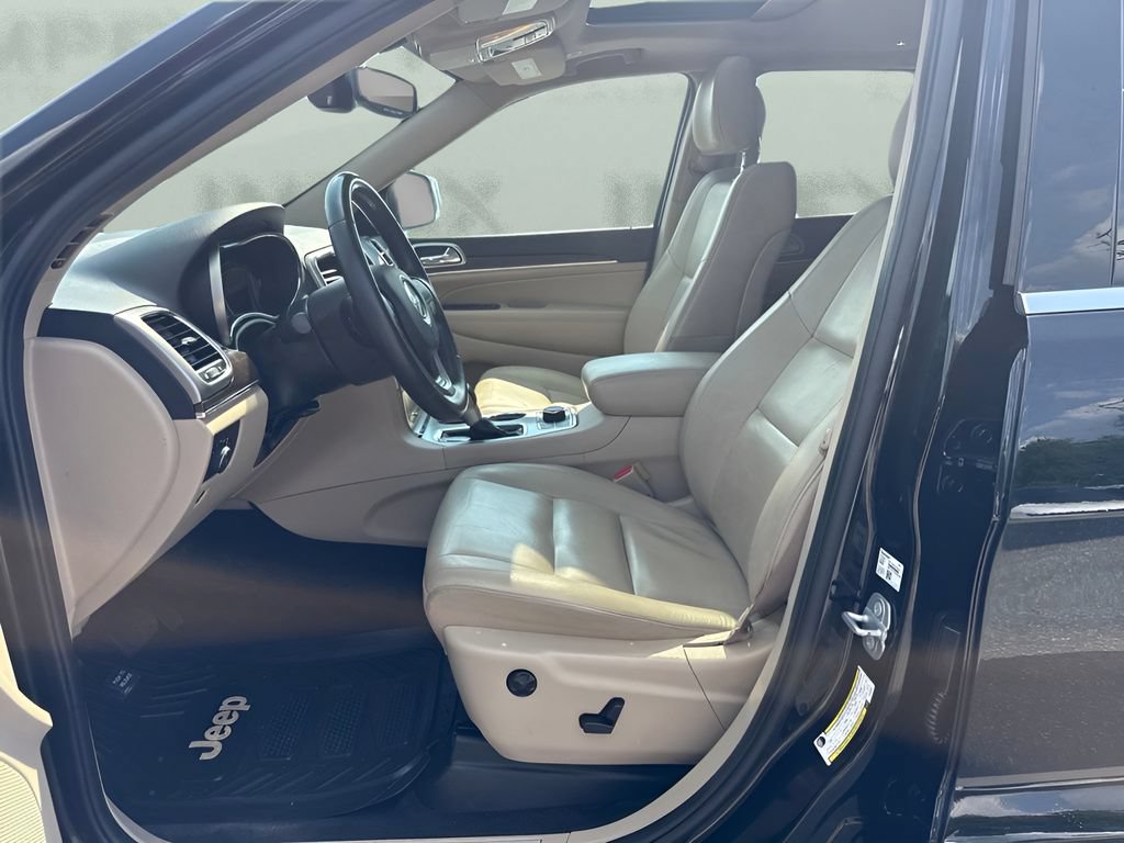 Used 2018 Jeep Grand Cherokee Limited AWD/4WD image 5