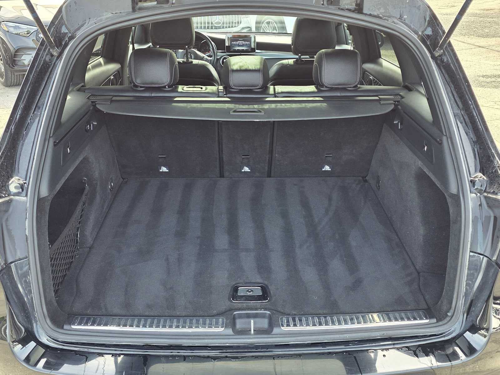 Used 2017 Mercedes-Benz GLC 300 4MATIC image 13
