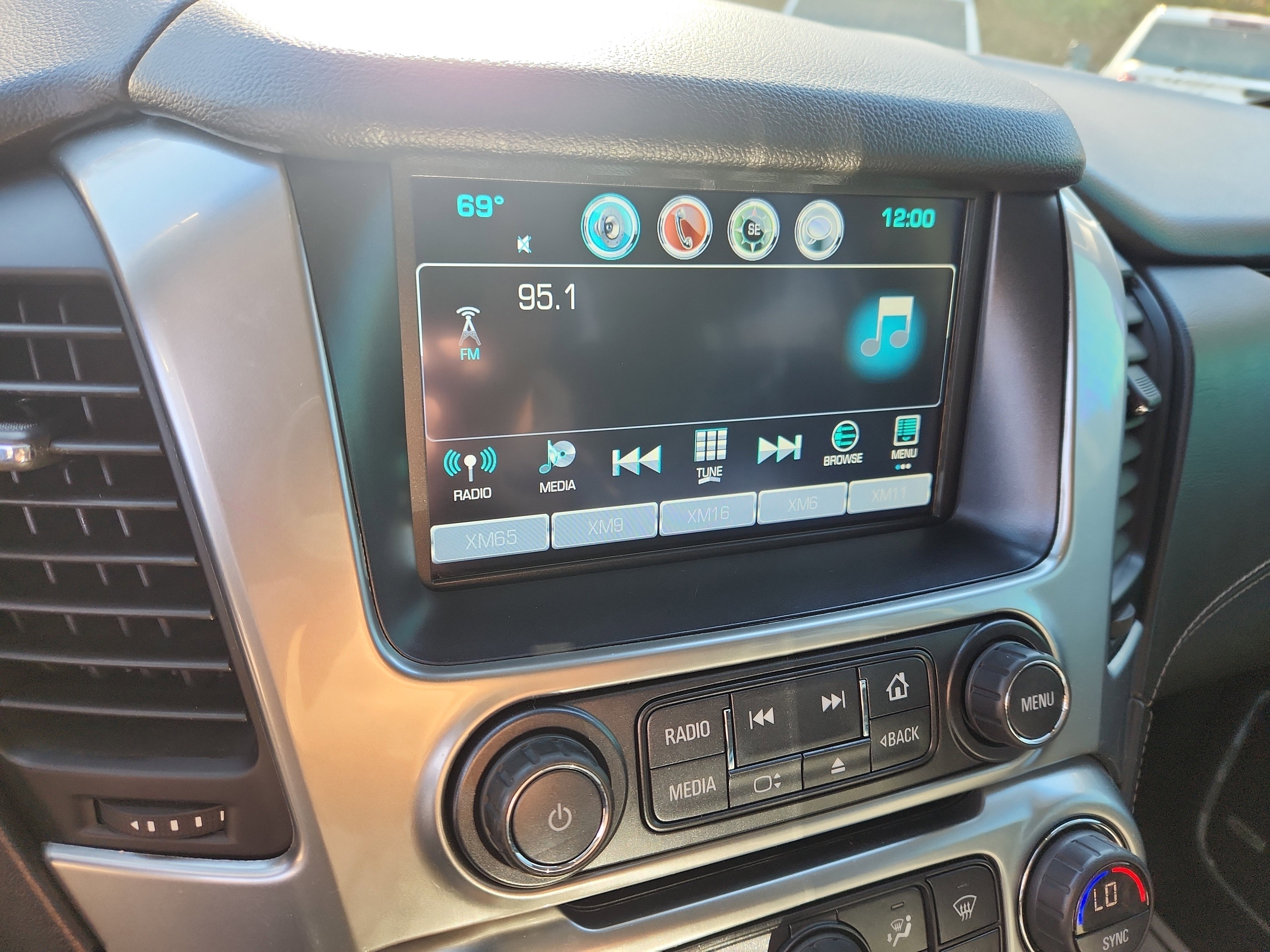 Used 2020 Chevrolet Tahoe LT image 26