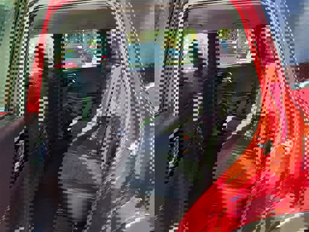 Used 2024 Mitsubishi Outlander SE image 11