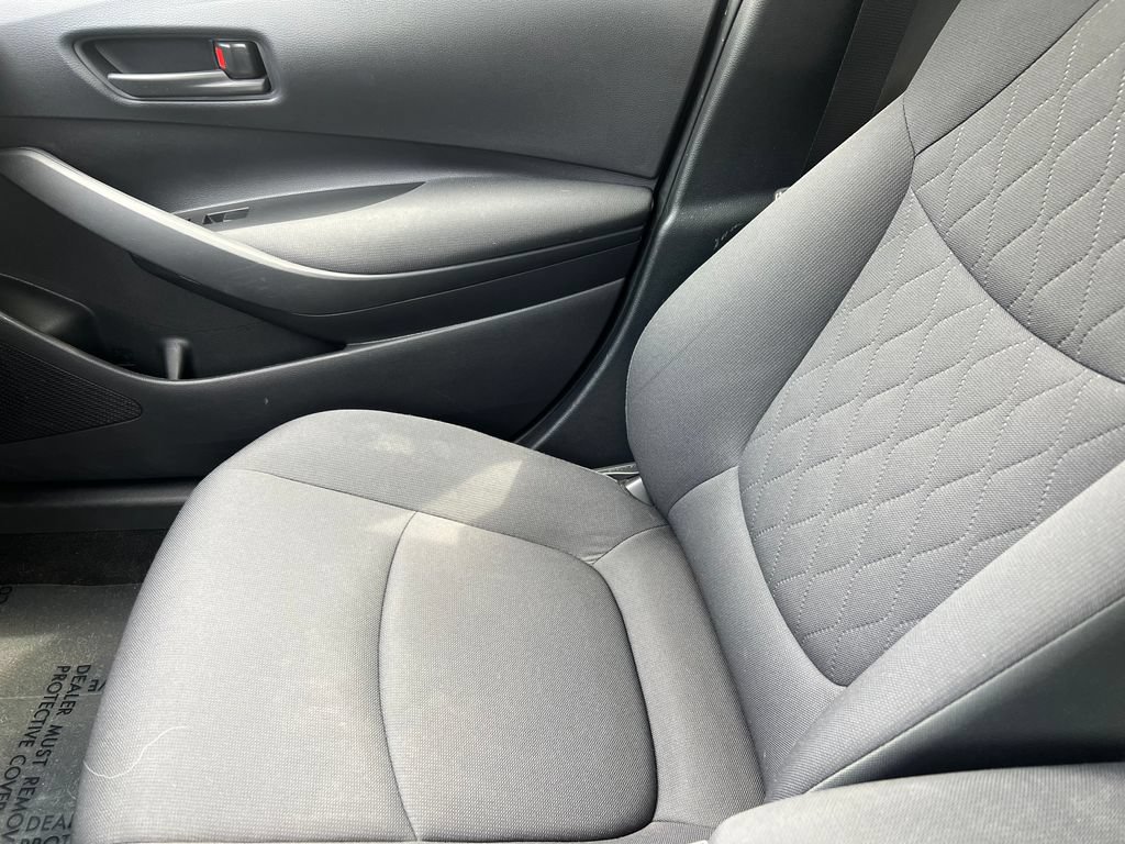 Used 2022 Toyota Corolla LE FWD image 30