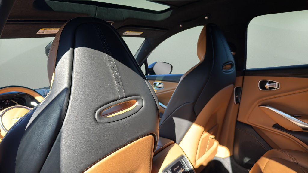 Used 2021 Aston Martin DBX AWD/4WD image 21