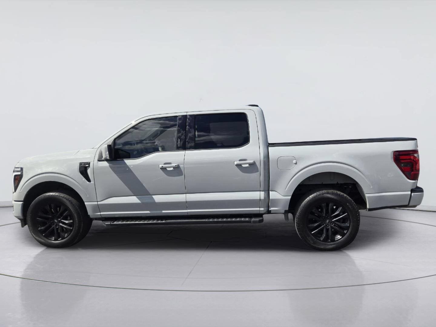 Certified 2024 Ford F150 Lariat w/ FX4 Off-Road Package AWD/4WD image 5