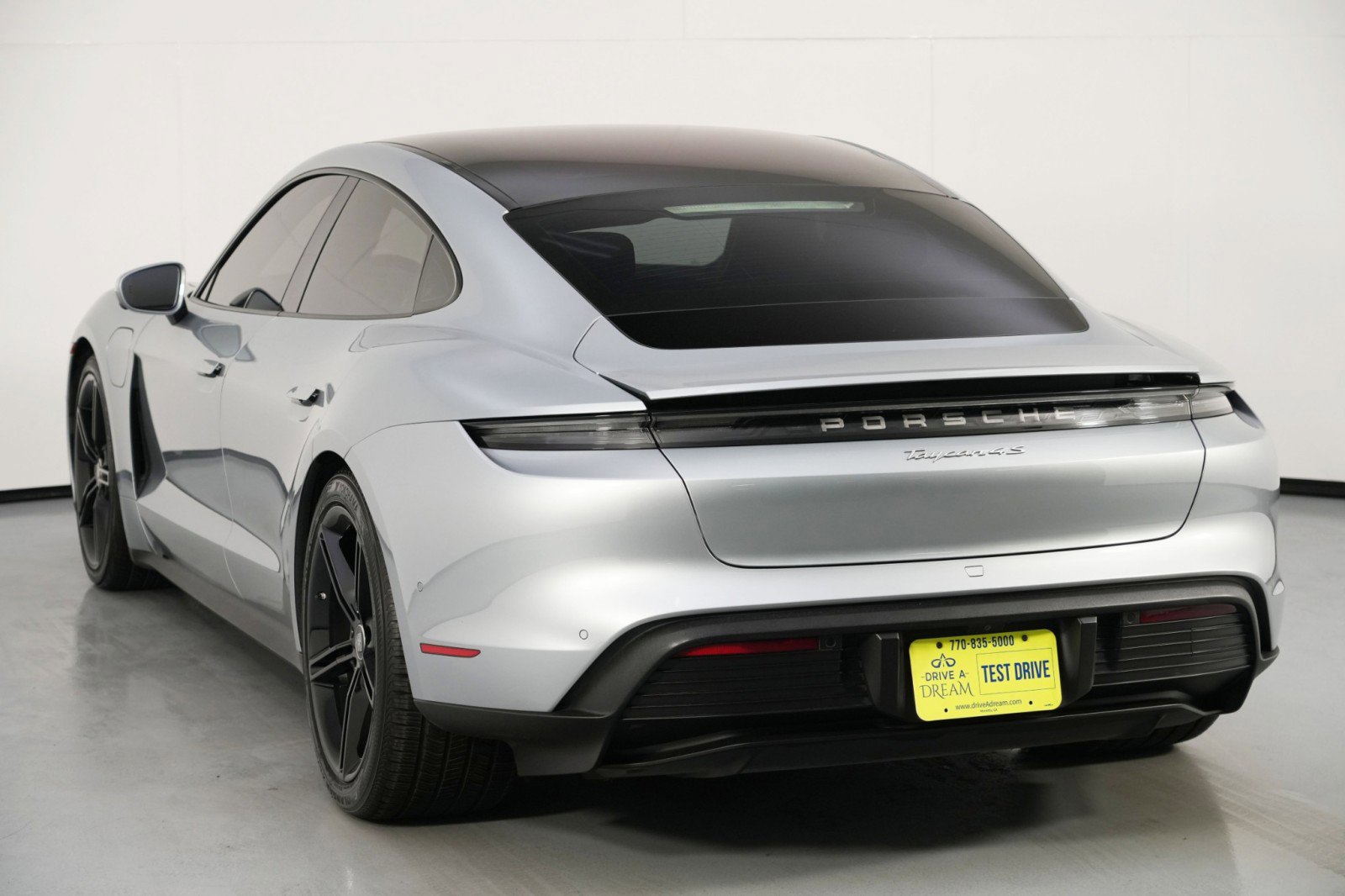 Used 2020 Porsche Taycan 4S w/ Premium Package image 50