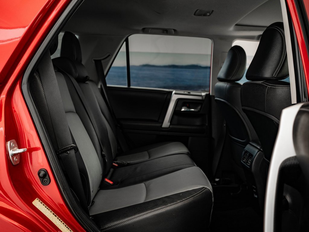 Used 2016 Toyota 4Runner SR5 image 41