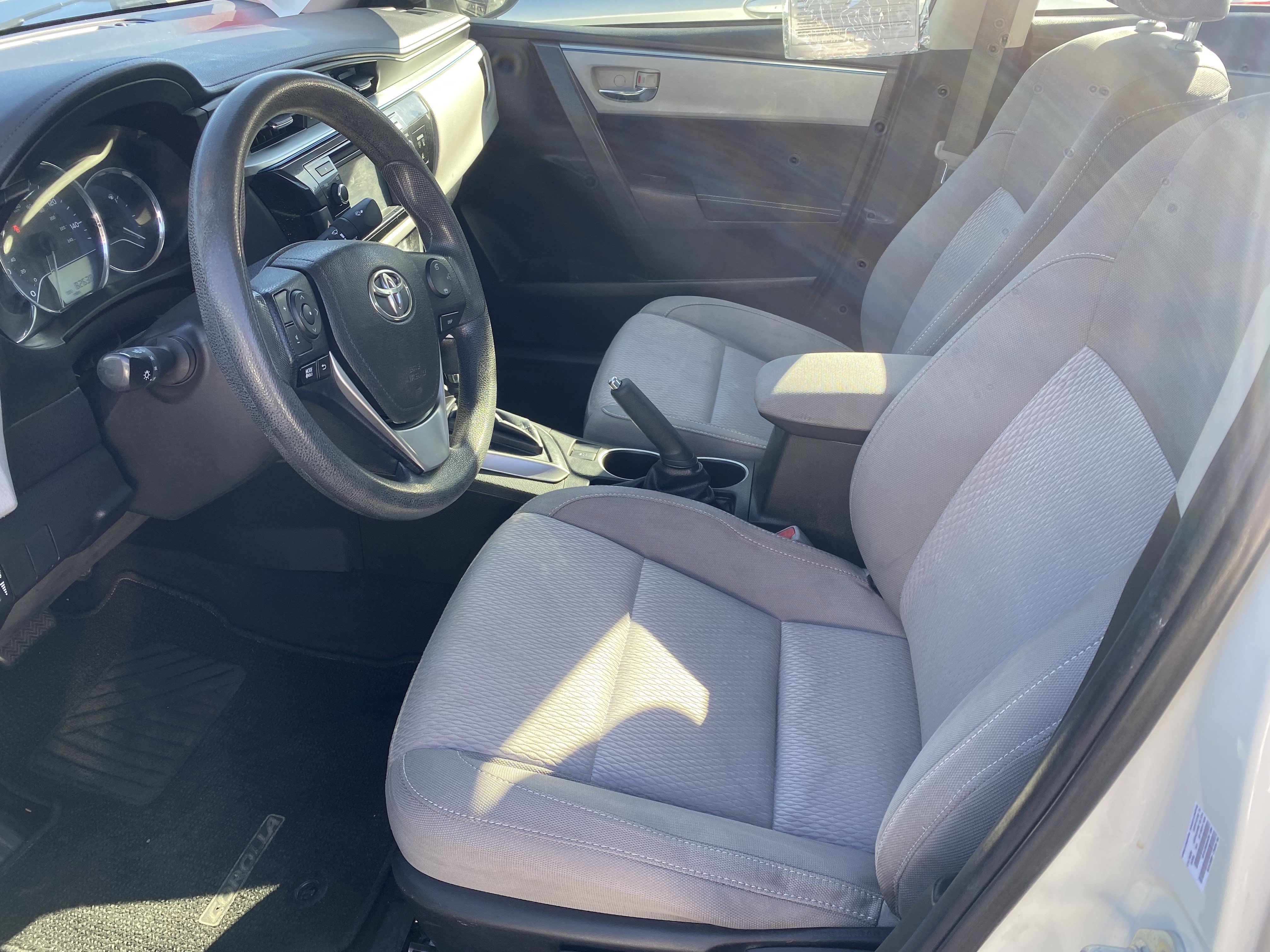 Used 2015 Toyota Corolla LE FWD image 8