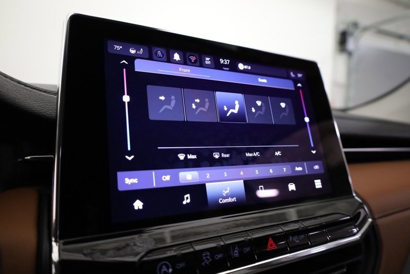 Used 2022 Jeep Compass Limited image 18