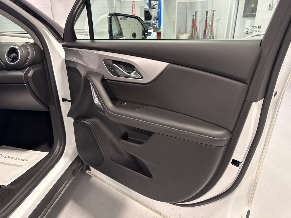 Used 2023 Chevrolet Blazer LT FWD image 34