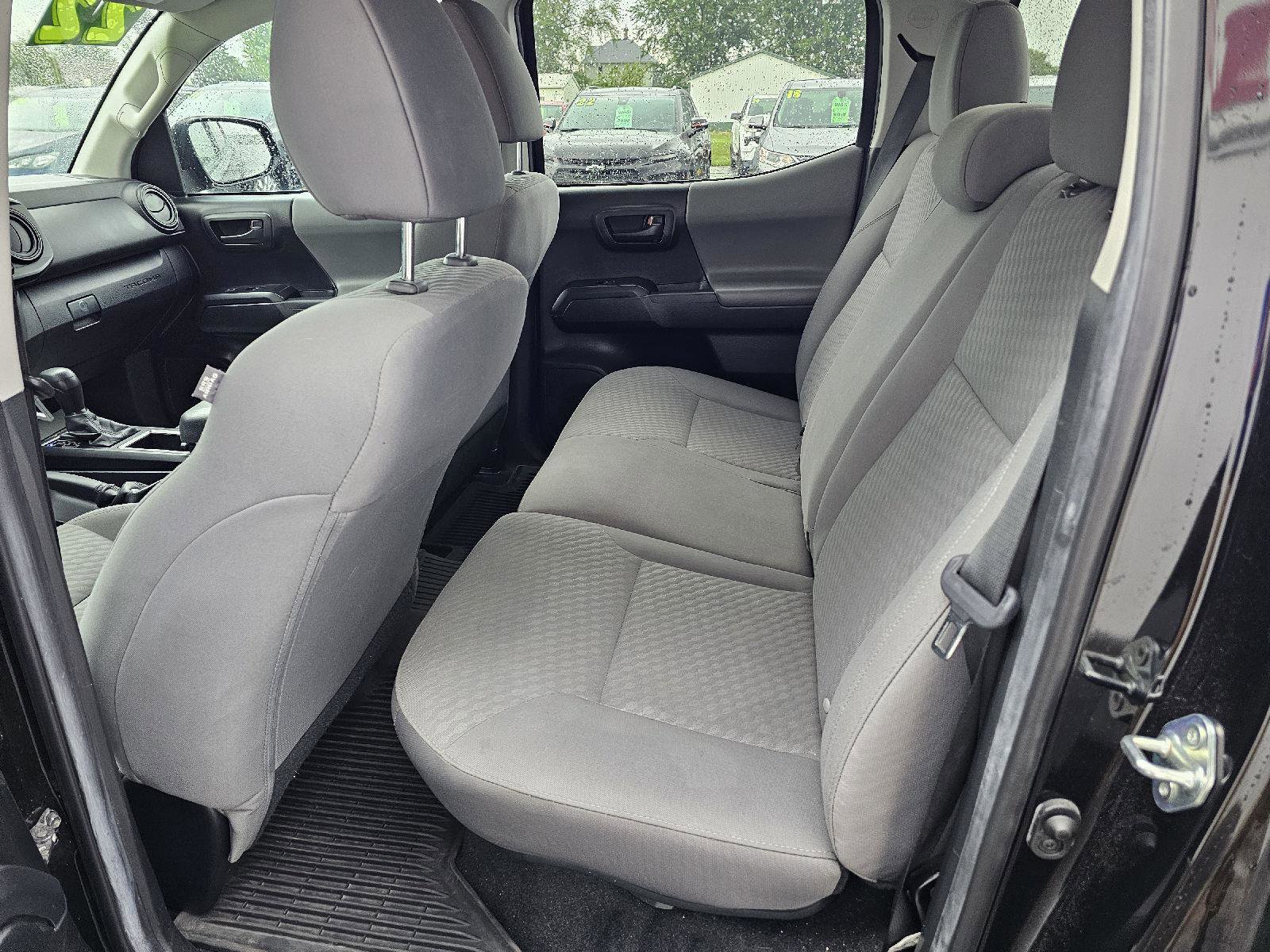 Used 2022 Toyota Tacoma SR image 17