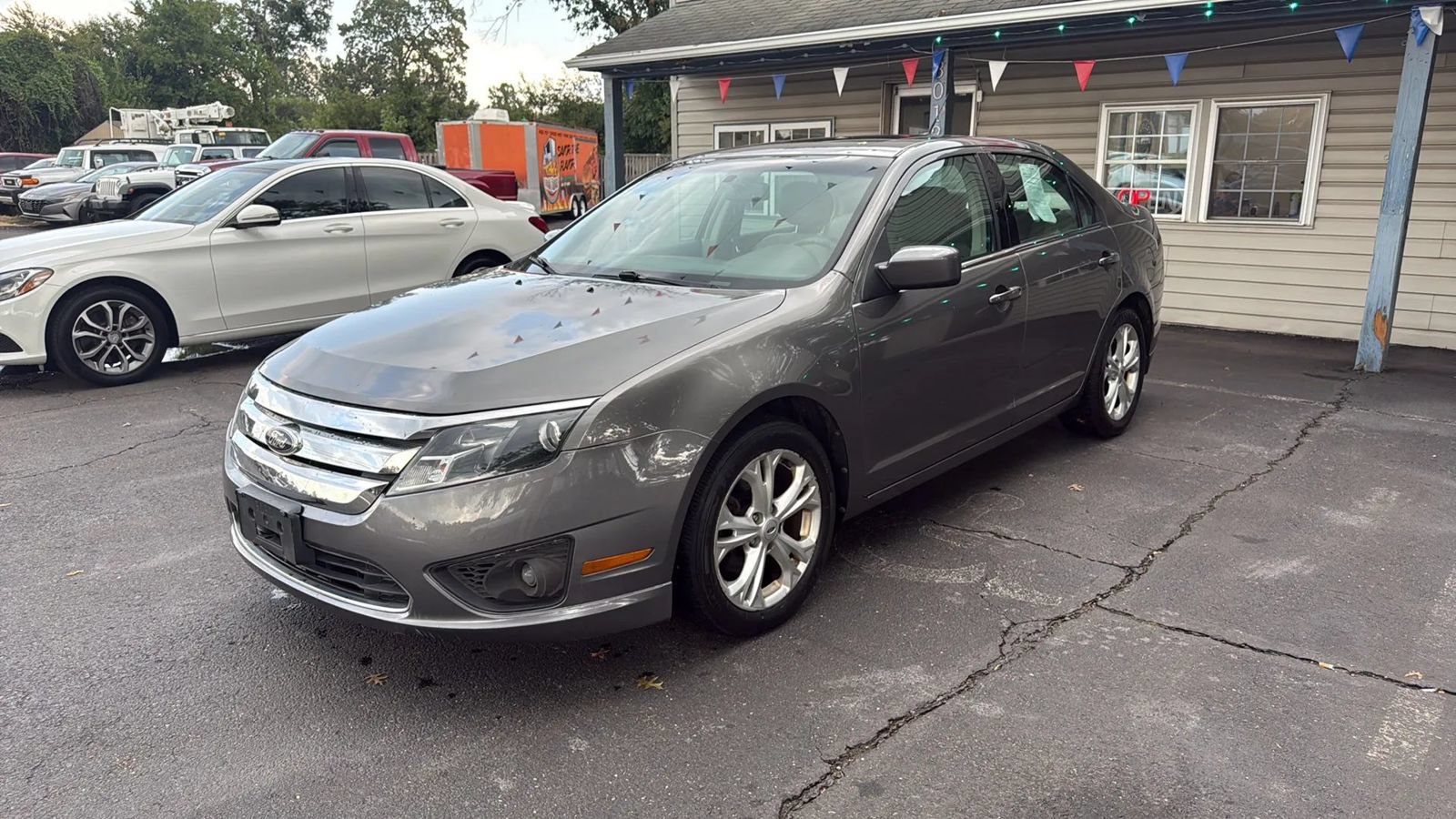 Used 2012 Ford Fusion SE FWD image 2