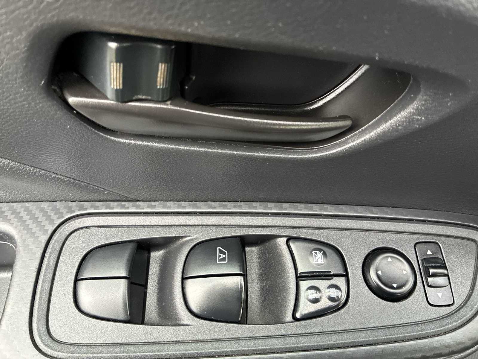 Used 2020 Nissan Versa S FWD image 15