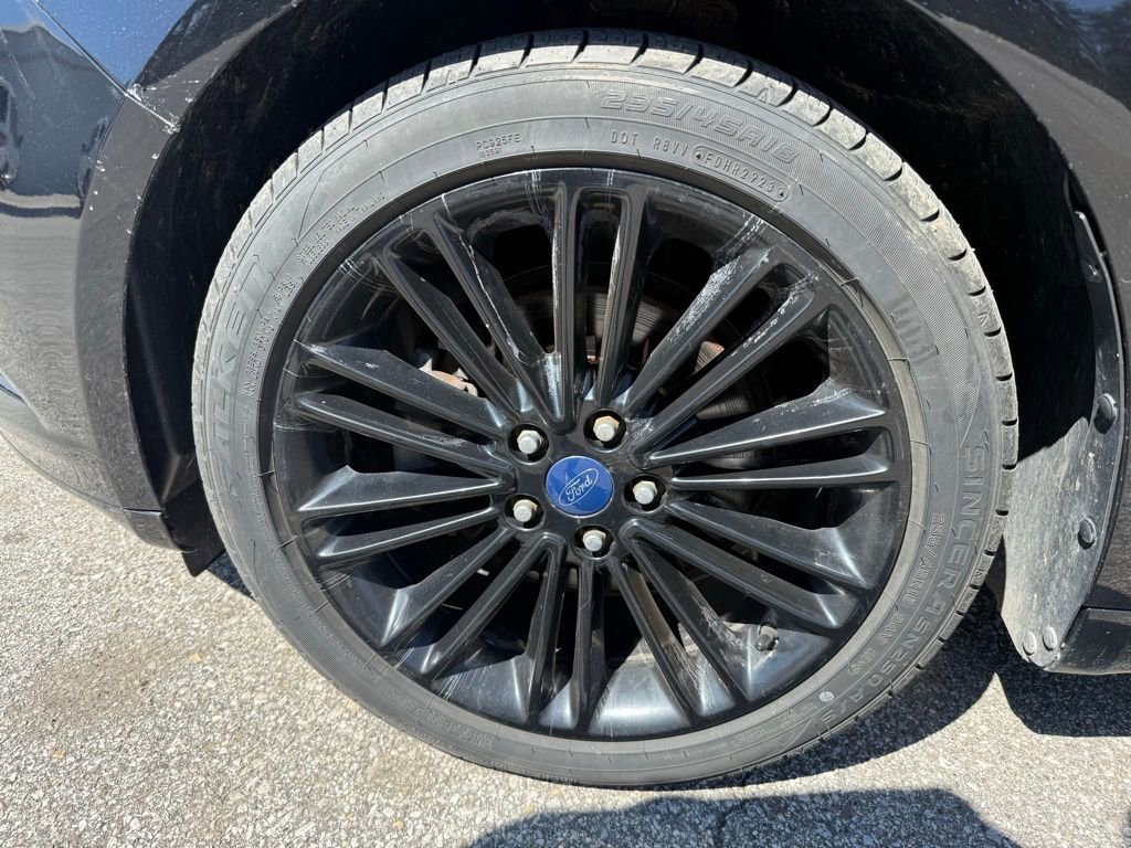 Used 2014 Ford Fusion SE w/ Equipment Group 202A FWD image 4