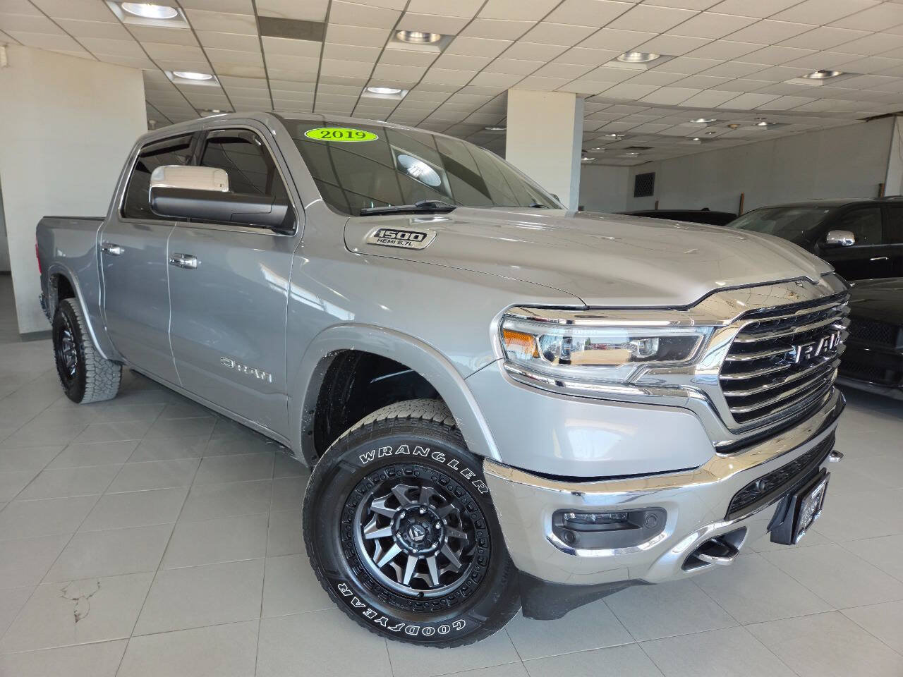 Used 2019 RAM 1500 Limited AWD/4WD image 1