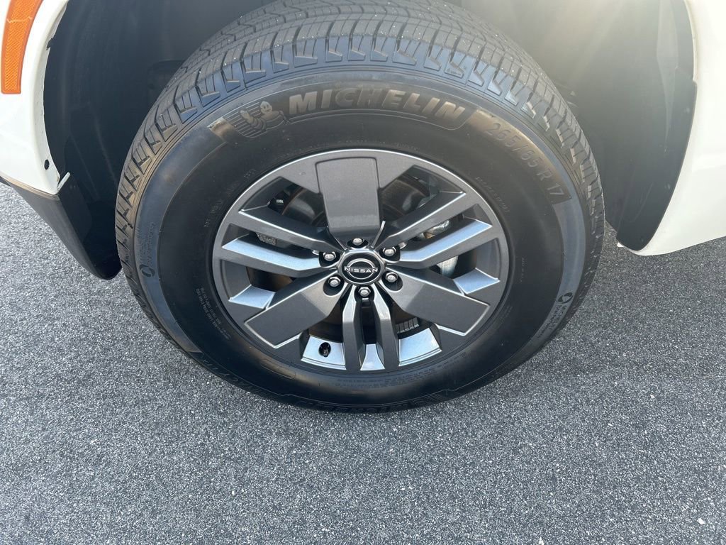 Certified 2025 Nissan Frontier SV image 10