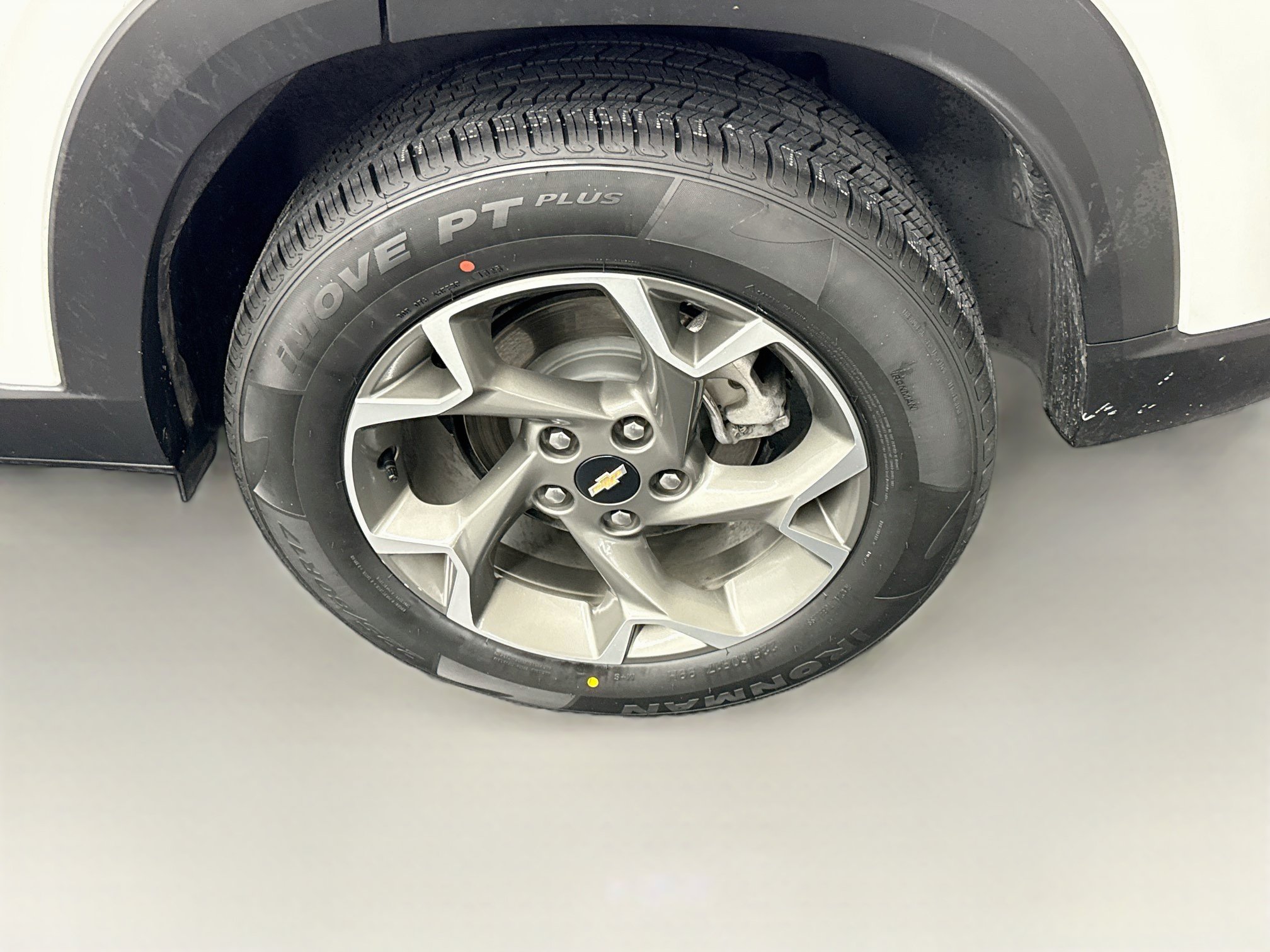 Used 2025 Chevrolet Trax LT FWD image 11