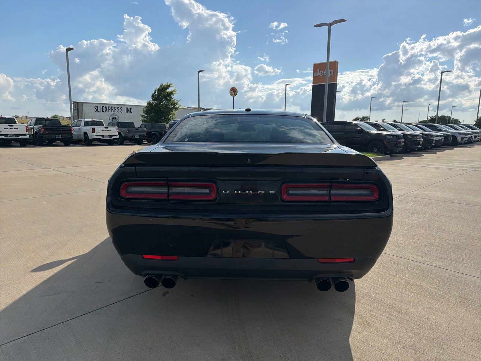 Used 2022 Dodge Challenger R/T RWD image 4