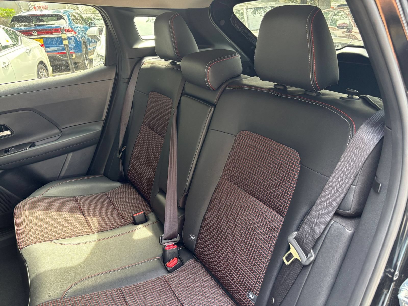 Used 2026 Nissan Kicks SR AWD/4WD image 35