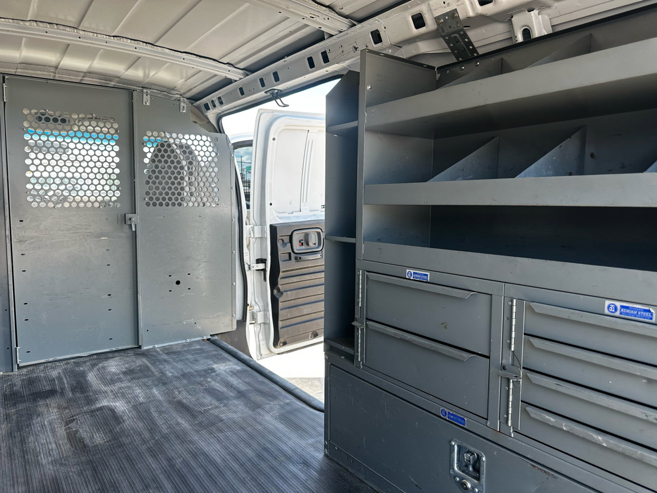 Used 2001 Chevrolet Express 1500 image 31