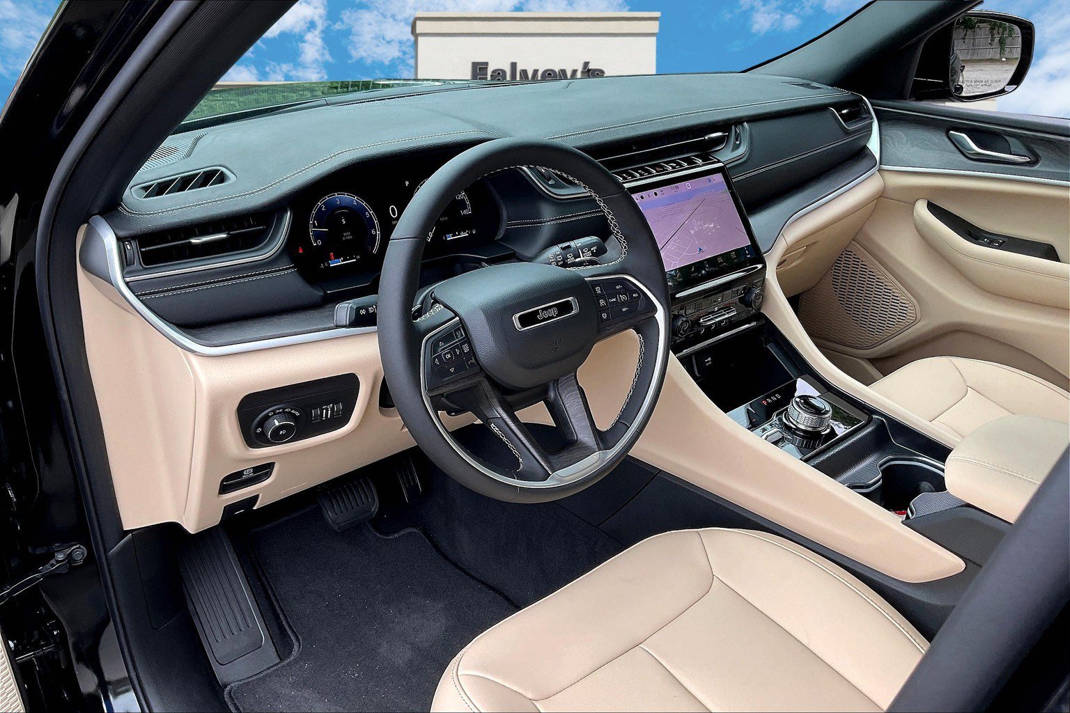 New 2025 Jeep Grand Cherokee Limited image 6