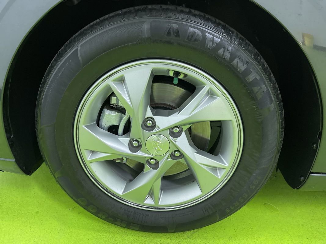 Used 2021 Hyundai Elantra SE image 14