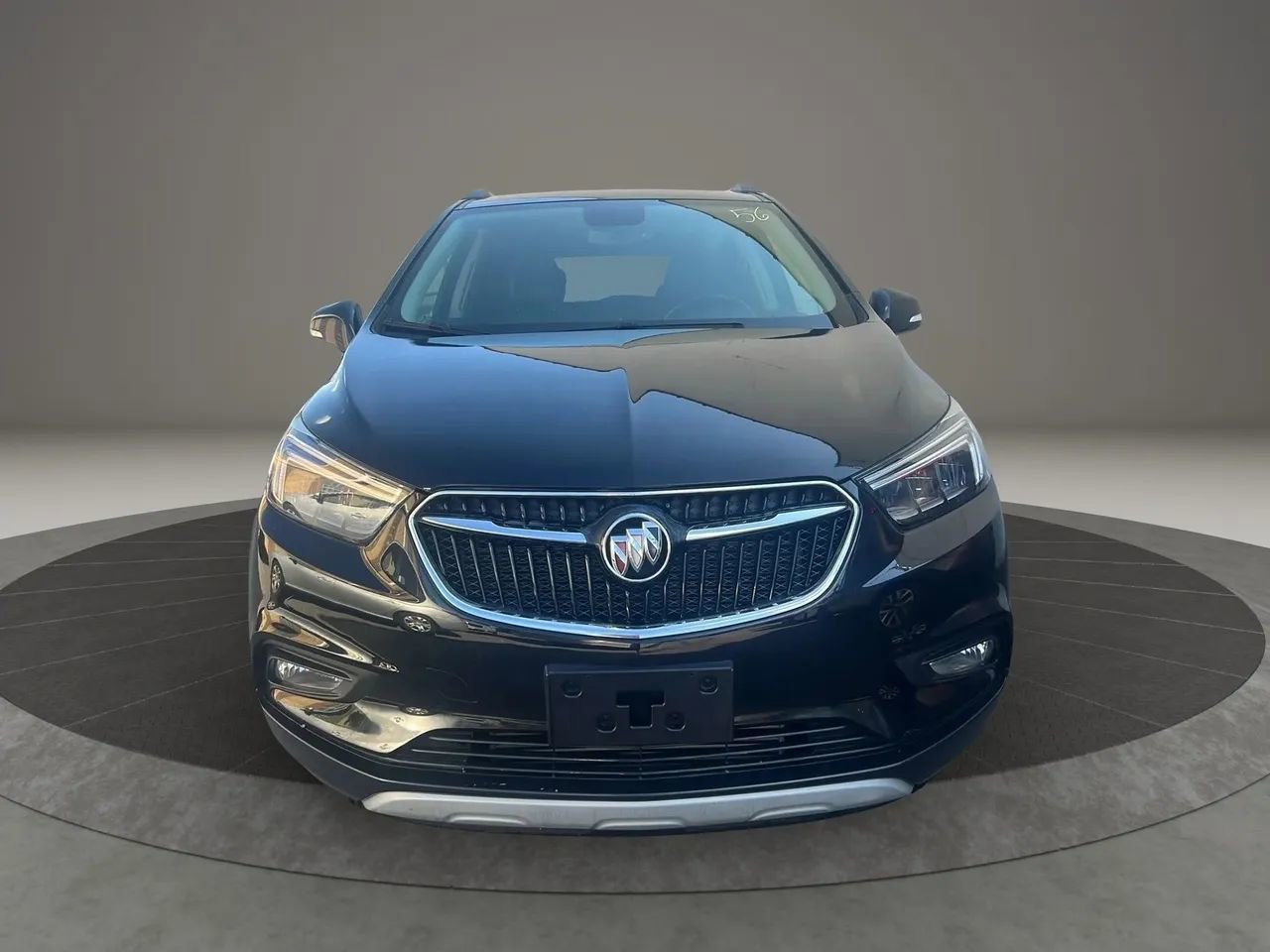 Used 2019 Buick Encore Essence FWD image 2