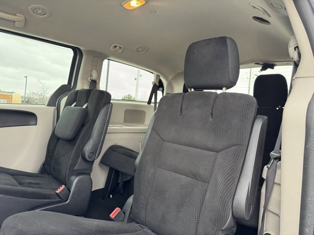 Used 2019 Dodge Grand Caravan SE w/ UConnect Hands-Free Group image 10