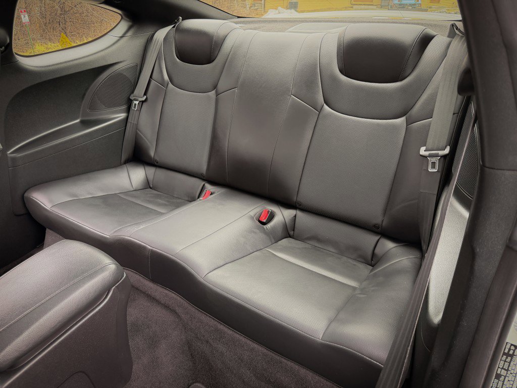 Used 2011 Hyundai Genesis 3.8 image 21