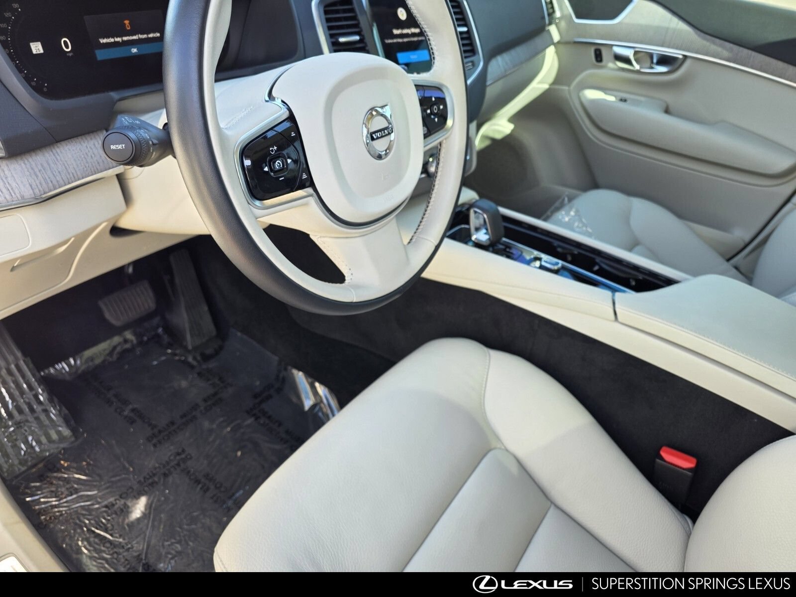 Used 2024 Volvo XC90 B6 Core w/ Protection Package Premier AWD/4WD image 13