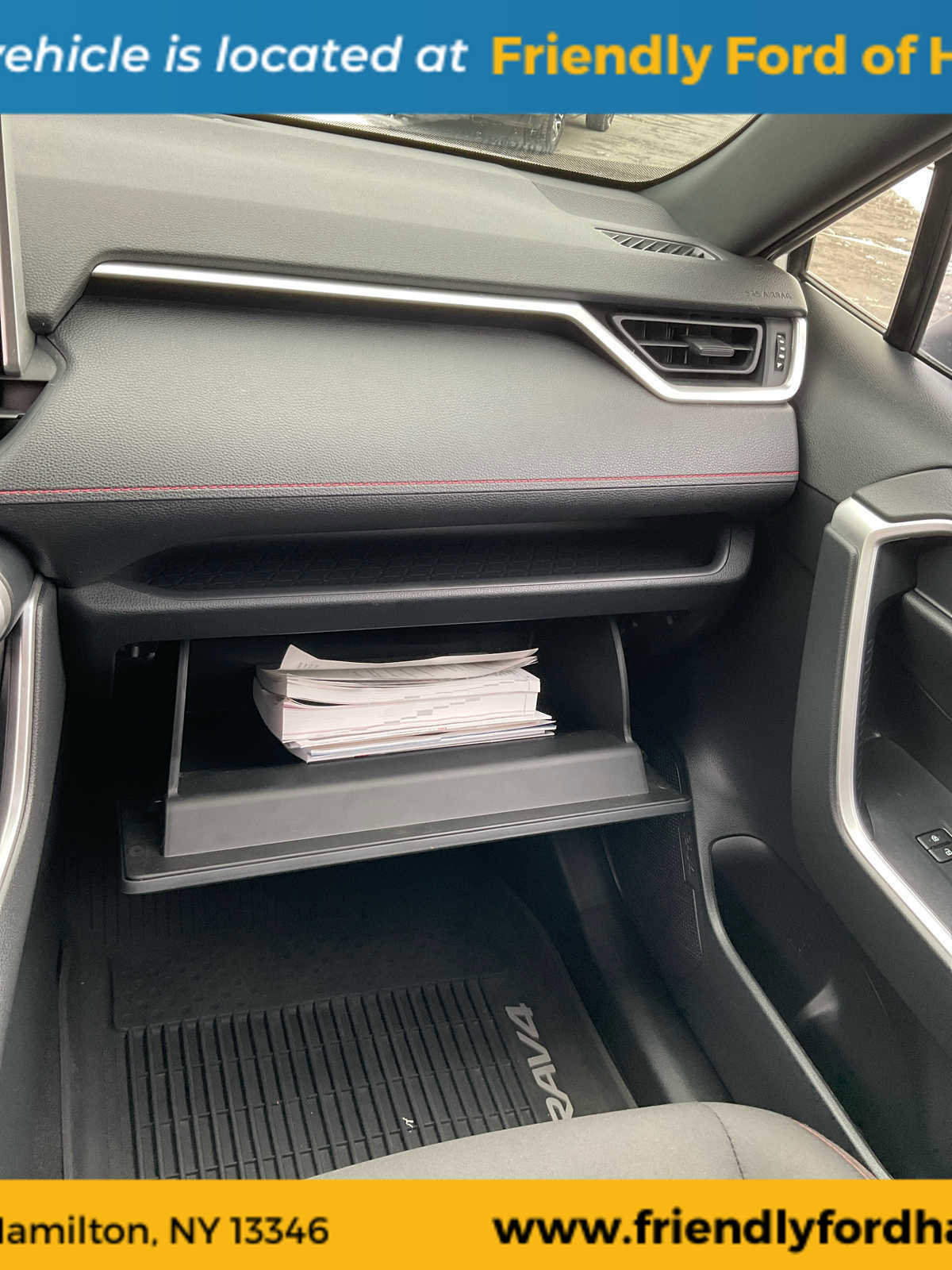 Used 2024 Toyota RAV4 SE w/ Weather & Moonroof Package image 29