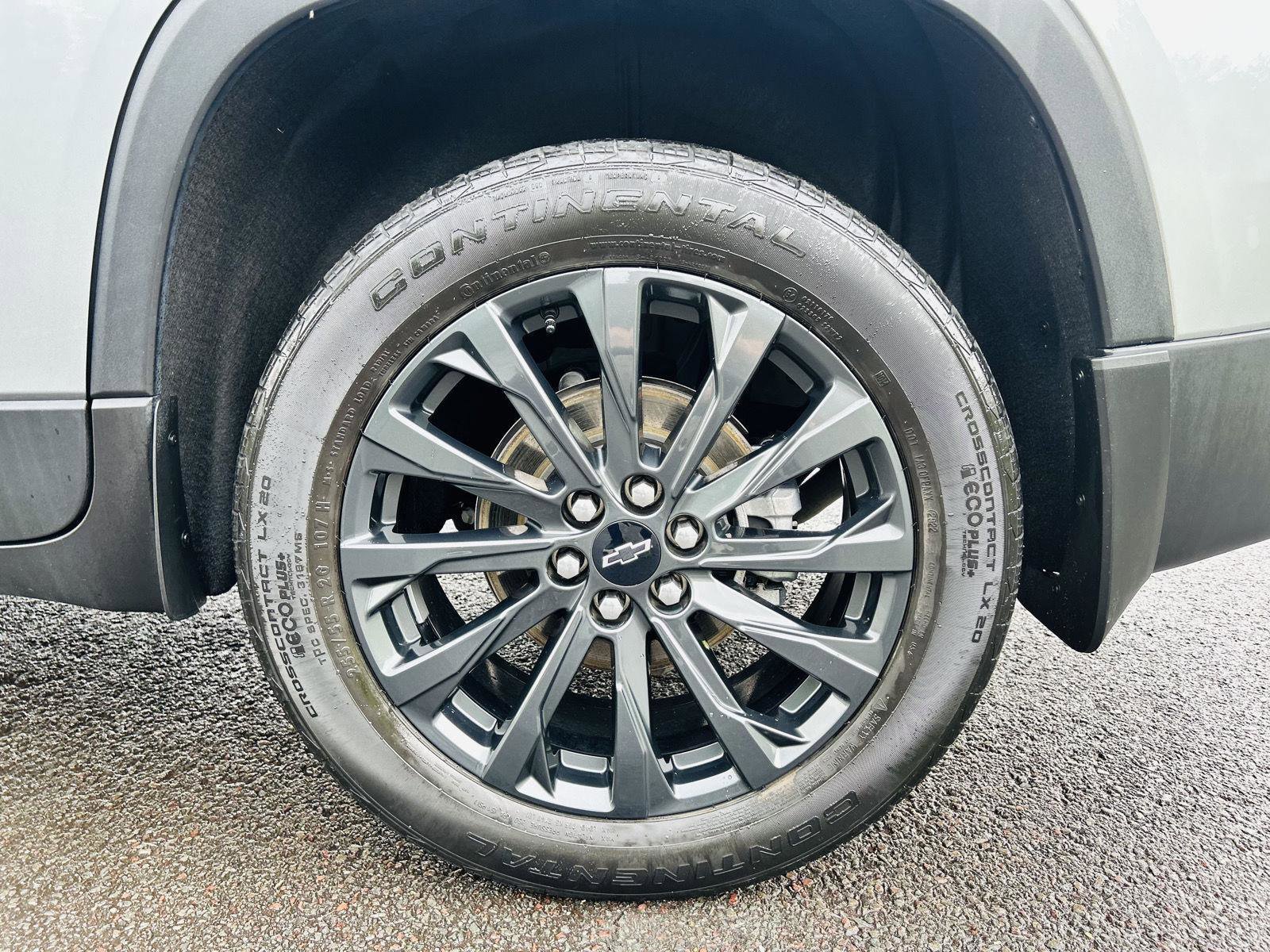 Used 2023 Chevrolet Traverse RS image 41