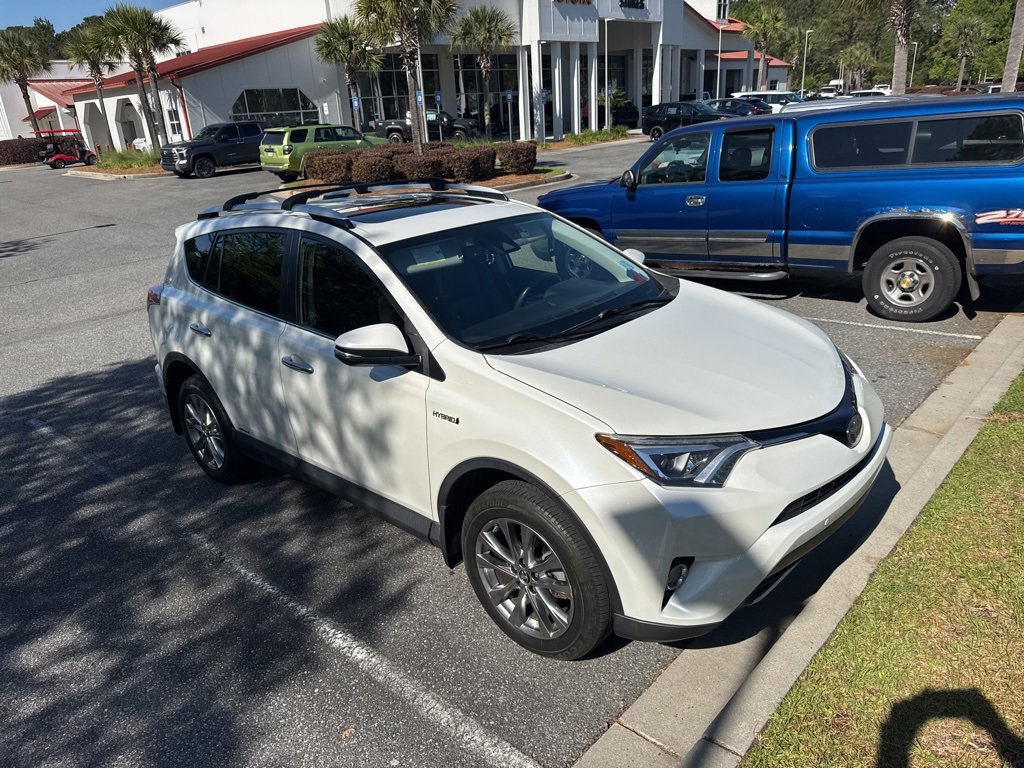 Used 2016 Toyota RAV4 Limited AWD/4WD image 2