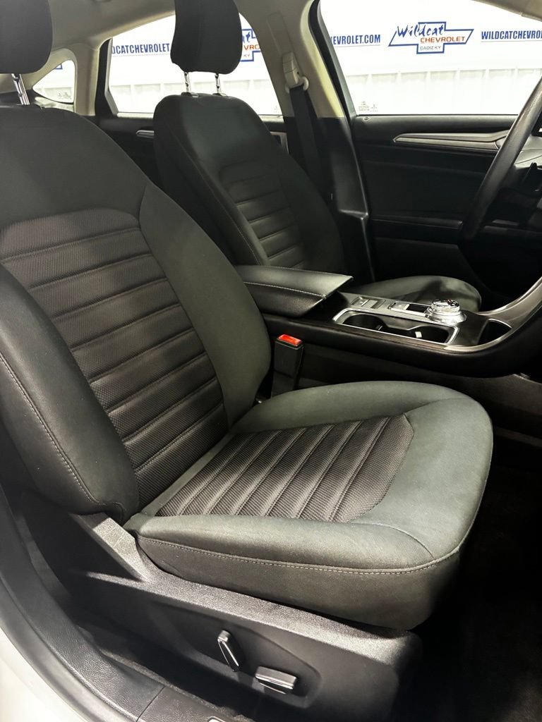 Used 2018 Ford Fusion SE w/ Fusion SE Technology Package FWD image 38