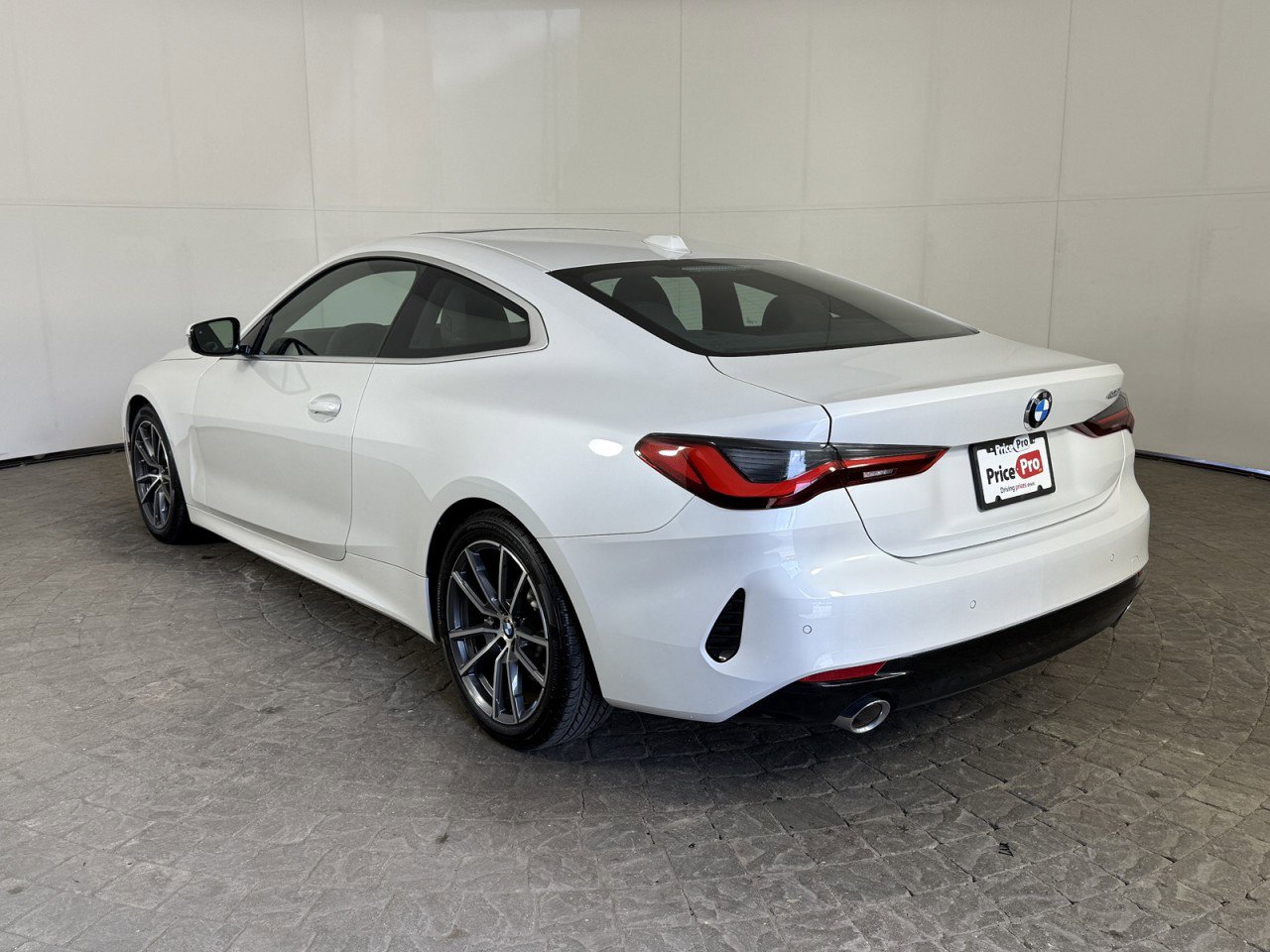 Used 2025 BMW 430i Coupe w/ Premium Package image 5