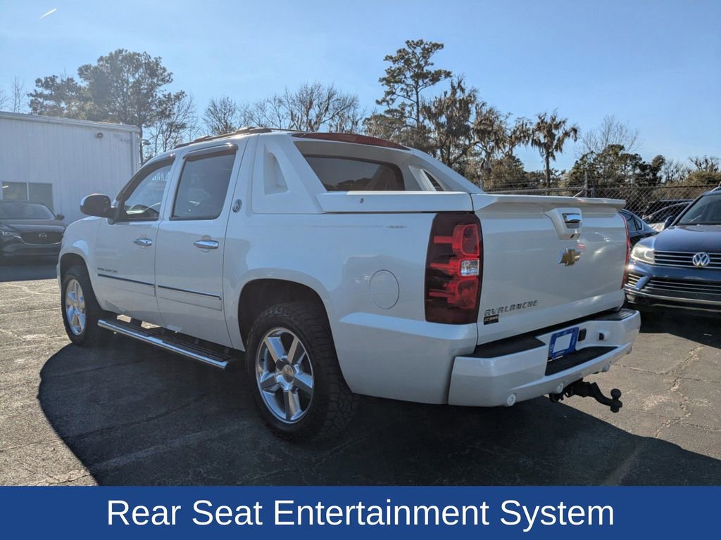 Used 2013 Chevrolet Avalanche LTZ image 6