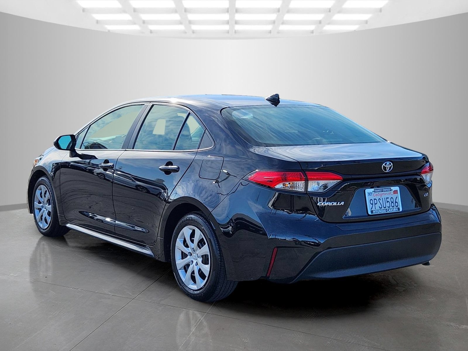 Used 2024 Toyota Corolla LE FWD image 5