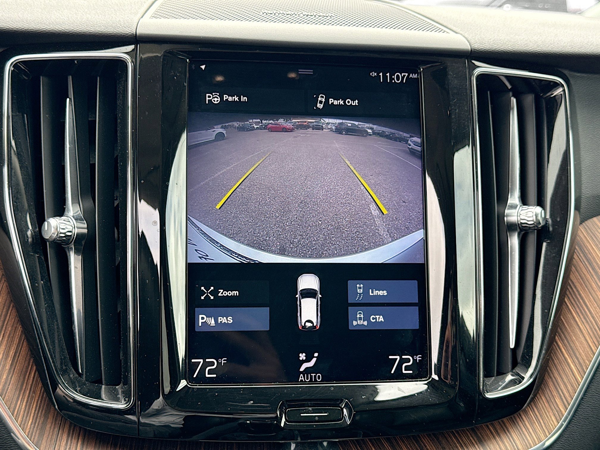 Used 2019 Volvo XC60 T5 Momentum w/ Multimedia Package image 33