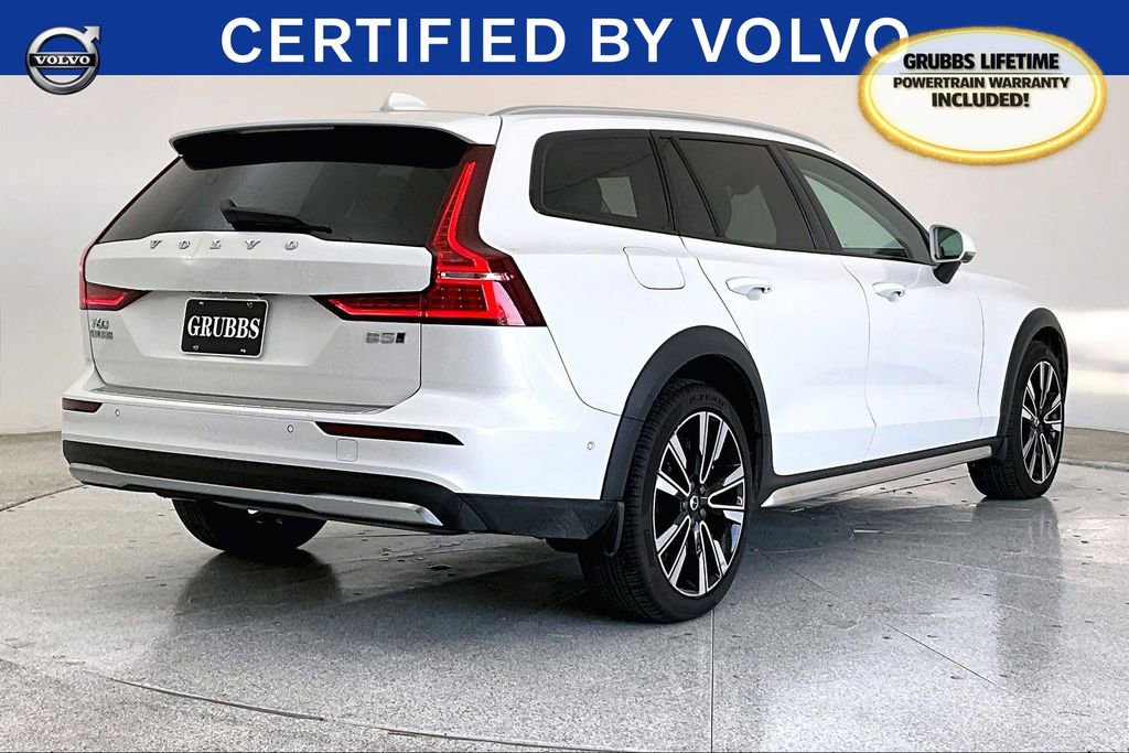 Used 2025 Volvo V60 B5 Cross Country Ultra w/ Protection Package Premier image 2