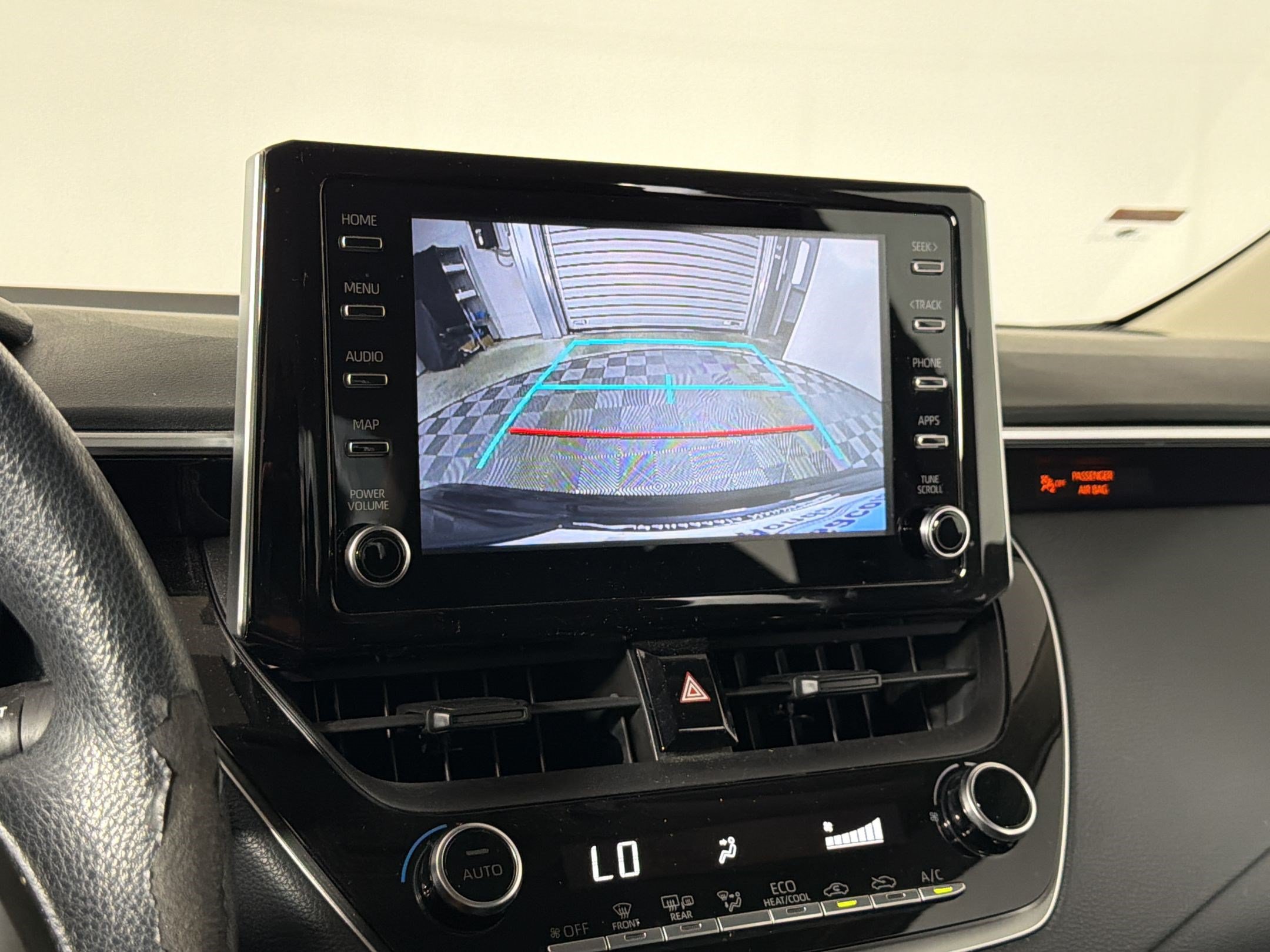 Used 2020 Toyota Corolla LE FWD image 16