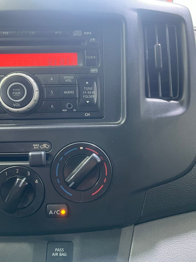 Used 2015 Nissan NV200 S w/ Cruise Control Package image 19